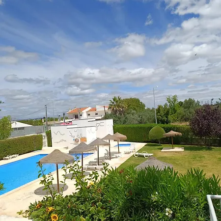 De - Modern 1 Bedroom With Communal Pool Fa Lägenhet