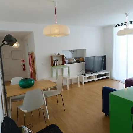 De - Modern 1 Bedroom With Communal Pool Fa *