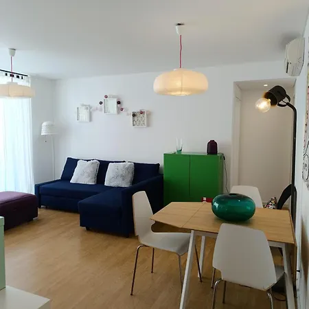 Apartment De - Modern 1 Bedroom With Communal Pool Fa