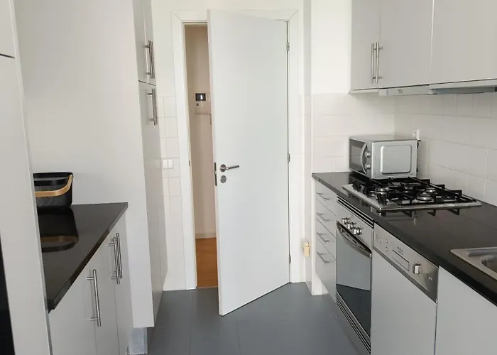 De - Modern 1 Bedroom With Communal Pool Fa *