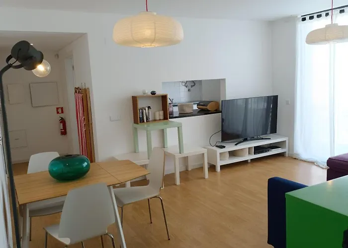 De - Modern 1 Bedroom With Communal Pool Fa *