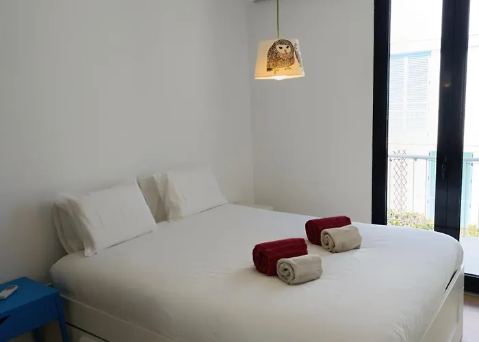 De - Modern 1 Bedroom With Communal Pool Fa タヴィラ