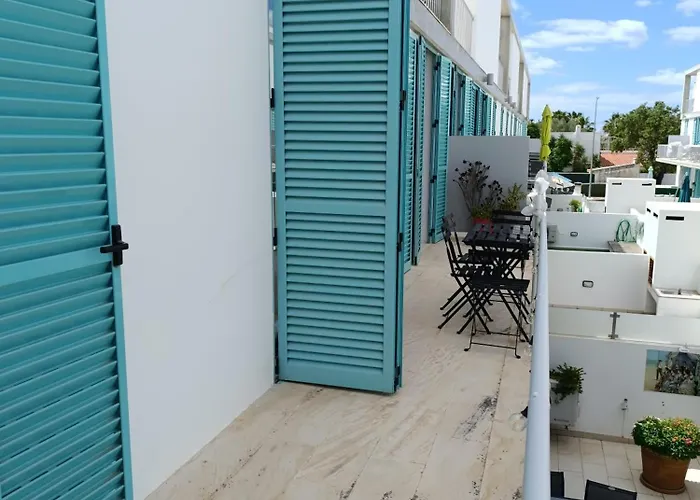 De - Modern 1 Bedroom With Communal Pool Fa *